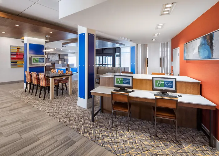 Hotel Express East - Riverfront By Ihg