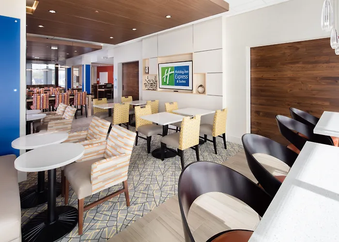 Hotel Express East - Riverfront By Ihg Peoria