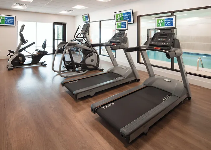 Express East - Riverfront By Ihg Отель Пеория