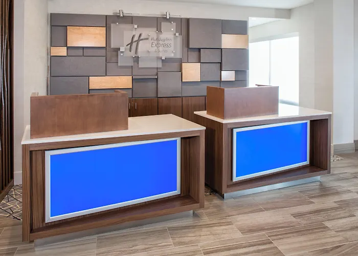Express East - Riverfront By Ihg Отель 3*