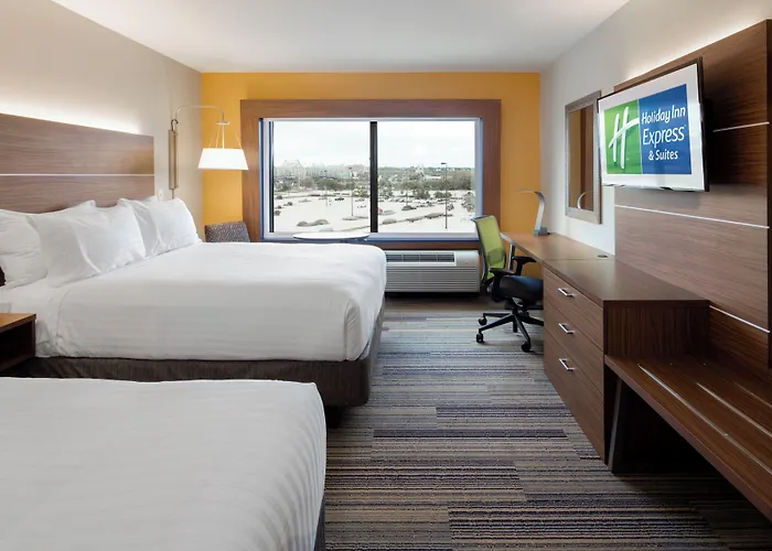 Отель Express East - Riverfront By Ihg 3*